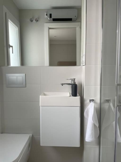Apartamento Velarde-Maestranza Sevilla Bagian luar foto