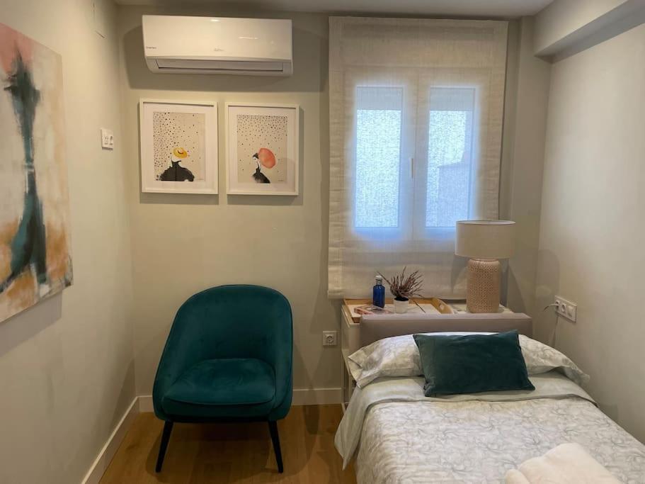 Apartamento Velarde-Maestranza Sevilla Bagian luar foto