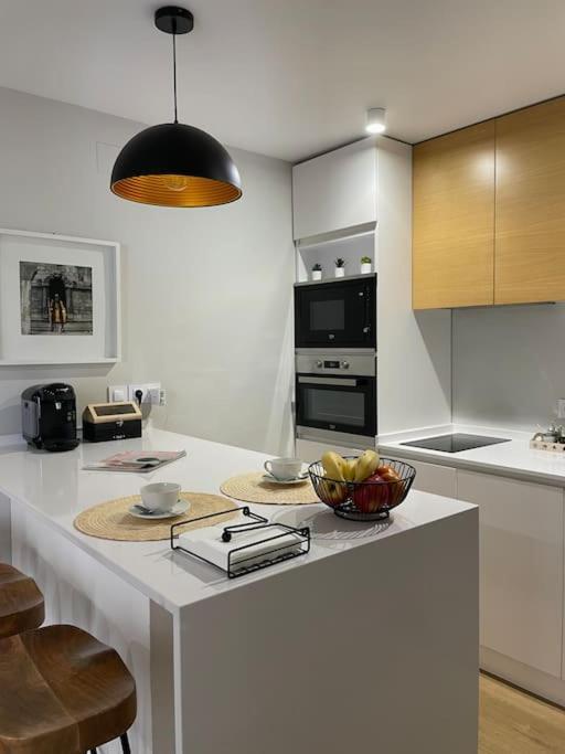 Apartamento Velarde-Maestranza Apartment Sevilla Bagian luar foto