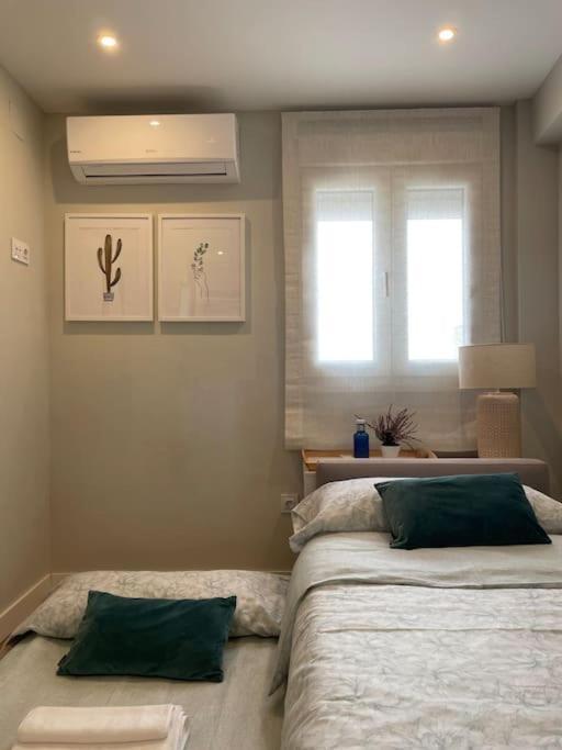 Apartamento Velarde-Maestranza Sevilla Bagian luar foto